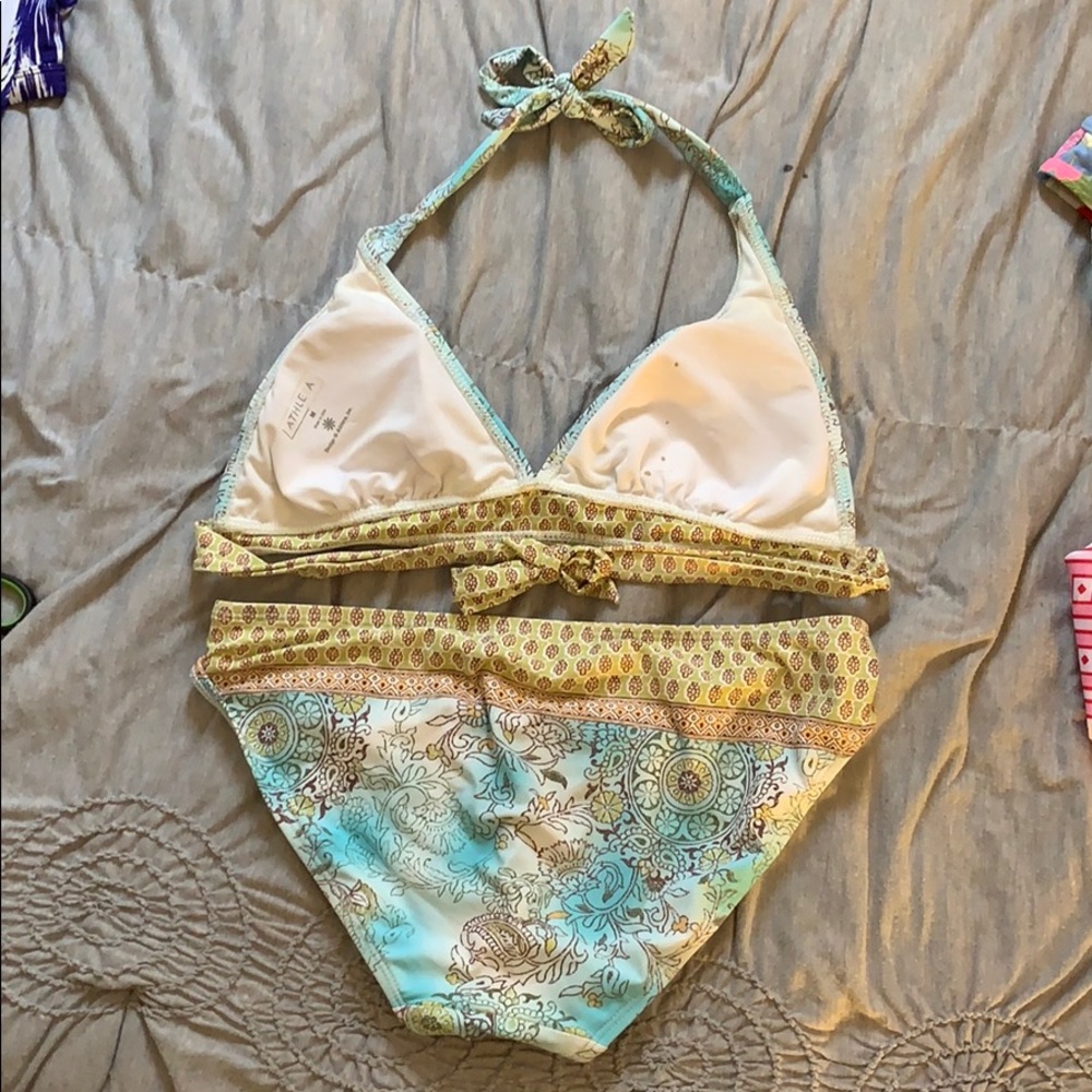 Bikini - Picture 2 of 4
